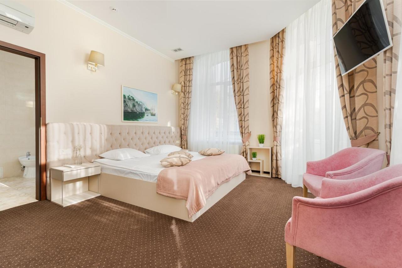 Hotel 52 Odesa Exterior photo