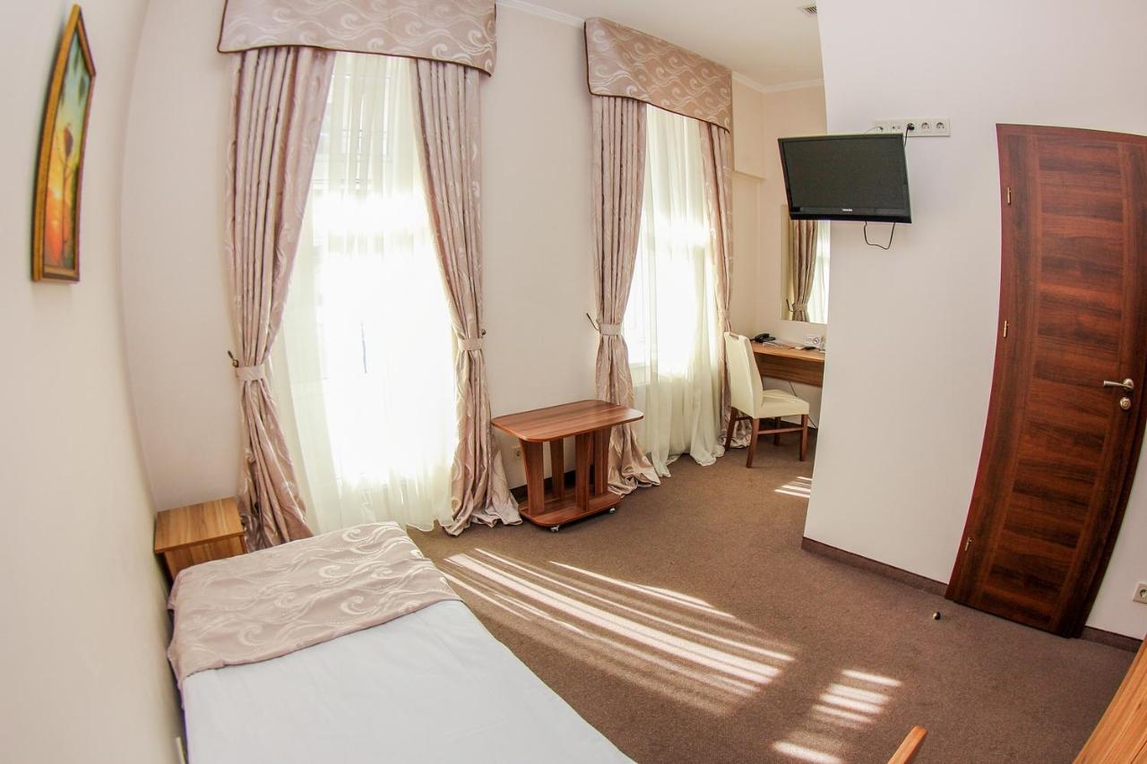 Hotel 52 Odesa Exterior photo